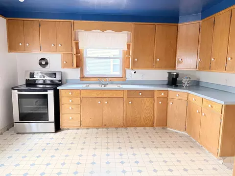 Kitchen - 619 E Byrd St, Appleton, WI 54911 photo 1 of 2