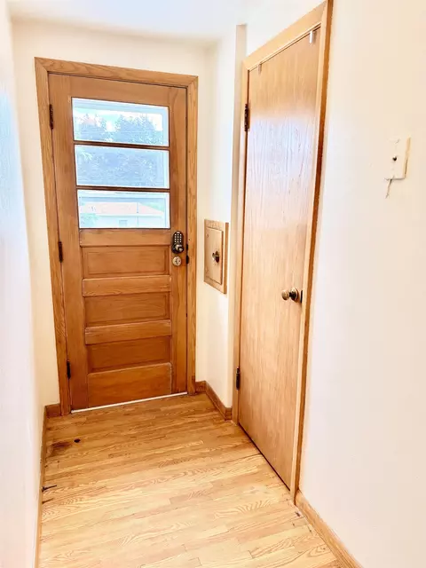 Entry Way - 619 E Byrd St, Appleton, WI 54911 photo 2 of 2