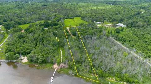 5372 County Rd N #4, Oconto, WI 54153