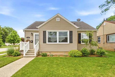 498 W Division St, Fond Du Lac, WI 54935