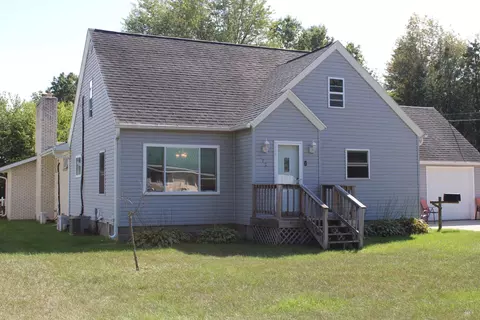 212 Highview Ave, Shawano, WI 54166