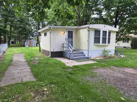 w5120 Shady Lane, Shawano, WI 54166