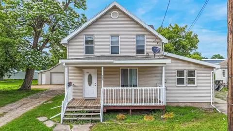 524 3rd St, Menasha, WI 54952