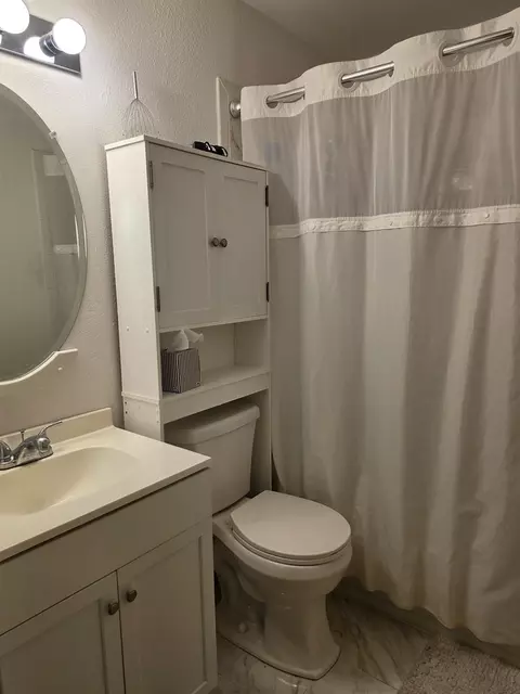 Bath - 2404 Gmeiner Rd, Appleton, WI 54915 photo 1 of 2