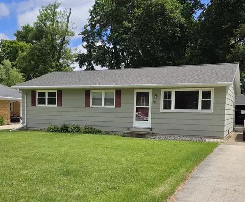 2404 Gmeiner Rd, Appleton, WI 54915