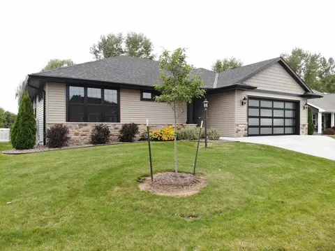 5039 N Milkweed Trl, Appleton, WI 54913