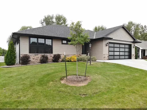 5039 N Milkweed Trl, Appleton, WI 54913
