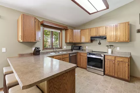 Kitchen - 2025 W Harvest Dr, Appleton, WI 54914 photo 3 of 3