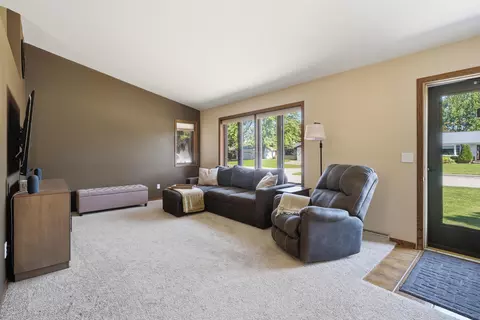 Living - 2025 W Harvest Dr, Appleton, WI 54914 photo 1 of 3
