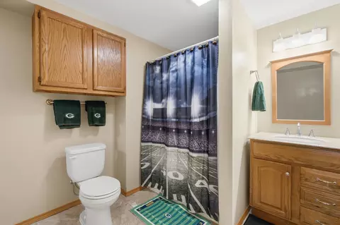 Bath - 2025 W Harvest Dr, Appleton, WI 54914 photo 3 of 3