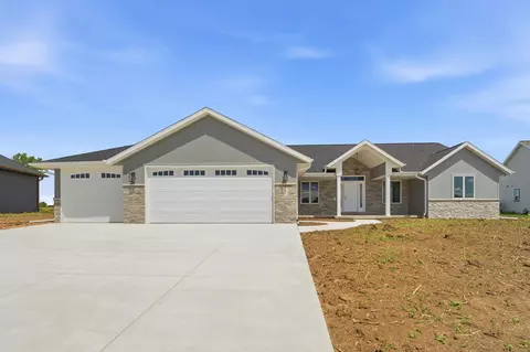 221 Kerrigan Dr, Wrightstown, WI 54180