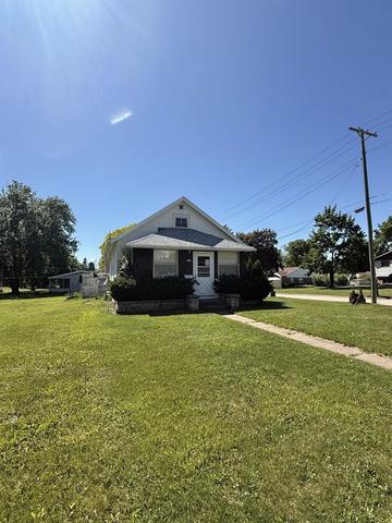 195 N Clinton Ave, Clintonville, WI 54929