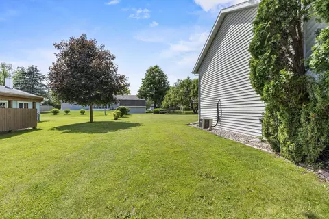 Exterior - n469 Mayflower Road, Appleton, WI 54914 photo 18 of 21