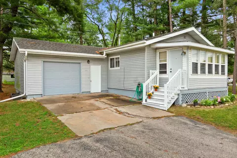 319 S Cambridge St, Wautoma, WI 54982