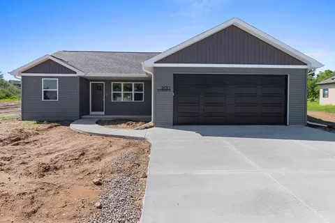 1920 Southland Ln, New London, WI 54961