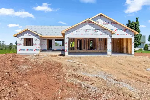 535 Dogwood Ct, New London, WI 54961