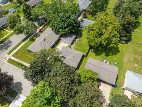 View/Area - 2213 N Bennett St, Appleton, WI 54914 photo 1 of 4