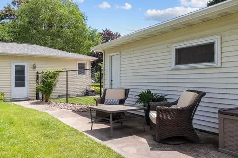 Exterior - 2213 N Bennett St, Appleton, WI 54914 photo 7 of 9