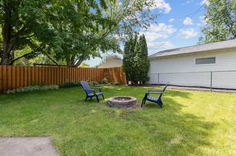 Exterior - 2213 N Bennett St, Appleton, WI 54914 photo 6 of 9