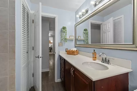 Bath - 2213 N Bennett St, Appleton, WI 54914 photo 2 of 2