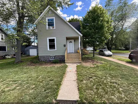 437 Carney Blvd, Marinette, WI 54143