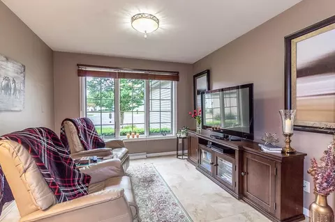 Living - 4731 Westbrook Ct, Appleton, WI 54913 photo 4 of 6