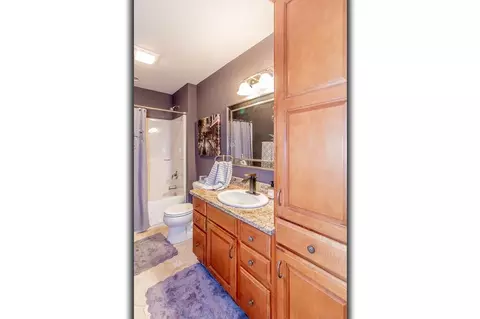 Bath - 4731 Westbrook Ct, Appleton, WI 54913 photo 5 of 12