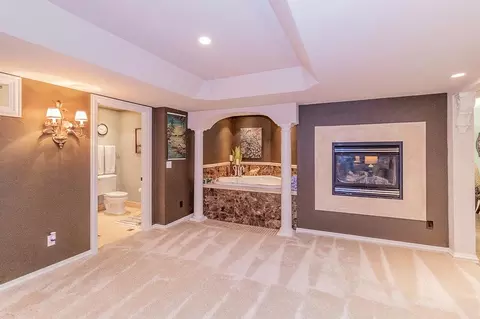Bath - 4731 Westbrook Ct, Appleton, WI 54913 photo 8 of 12