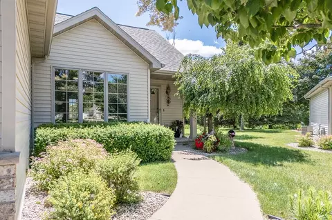 Exterior - 4731 Westbrook Ct, Appleton, WI 54913 photo 3 of 6