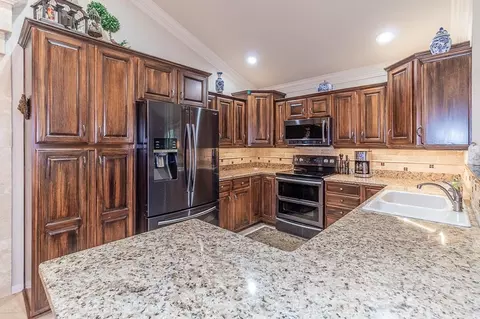 Kitchen - 4731 Westbrook Ct, Appleton, WI 54913 photo 2 of 6