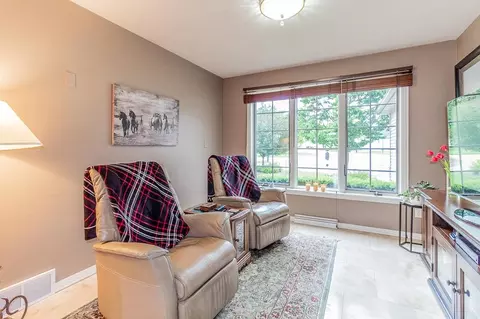 Living - 4731 Westbrook Ct, Appleton, WI 54913 photo 3 of 6