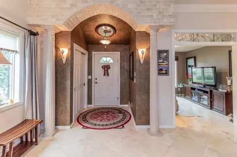 Entry Way - 4731 Westbrook Ct, Appleton, WI 54913 photo 1 of 5