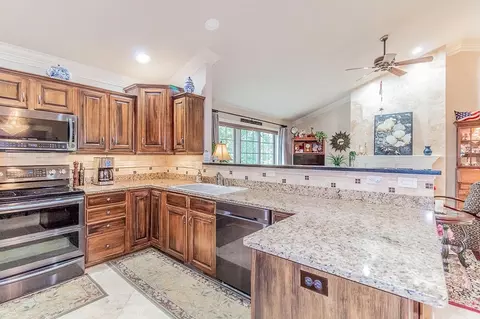 Kitchen - 4731 Westbrook Ct, Appleton, WI 54913 photo 4 of 6
