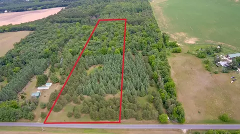 Brown Deer Drive, Hancock, WI 54943