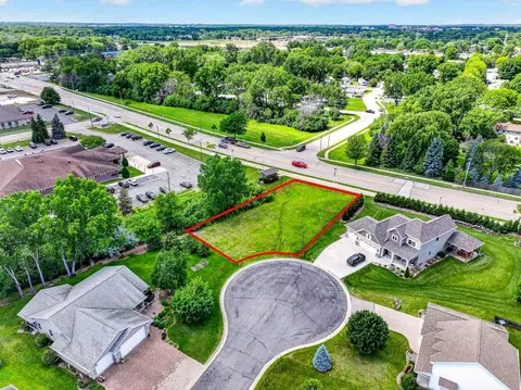 1438 Chesterfield Ct, Menasha, WI 54952