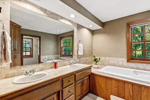 Bath - 1837 S Lee St, Appleton, WI 54915 photo 1 of 4
