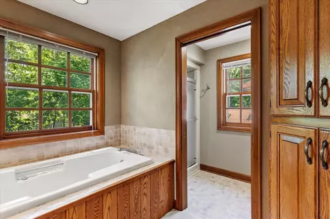 Bath - 1837 S Lee St, Appleton, WI 54915 photo 2 of 4