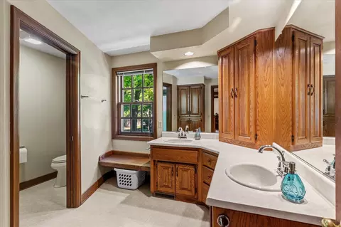 Bath - 1837 S Lee St, Appleton, WI 54915 photo 4 of 4