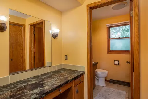 Bath - 2024 N Eugene St, Appleton, WI 54914 photo 3 of 7