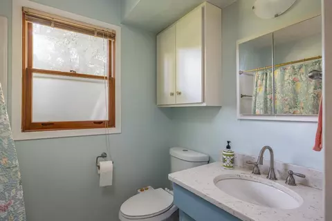 Bath - 2024 N Eugene St, Appleton, WI 54914 photo 1 of 7
