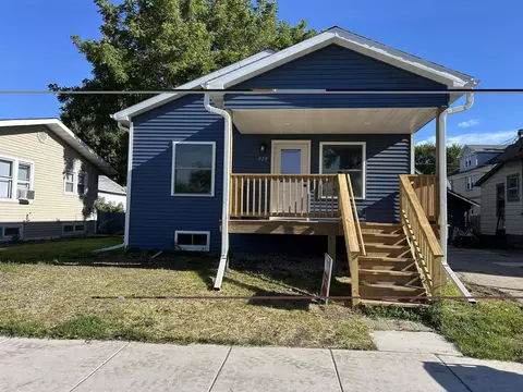 828 School Pl, Green Bay, WI 54303