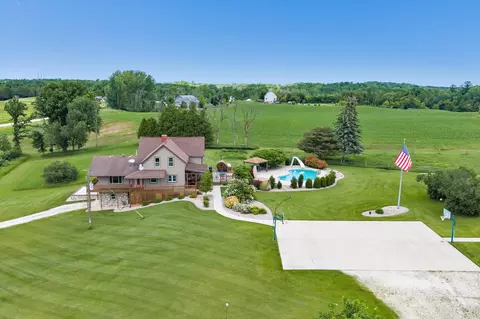17111 Kvitek Rd, Maribel, WI 54227