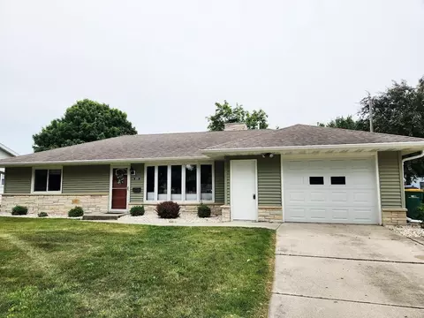 688 W Division St, Fond Du Lac, WI 54935