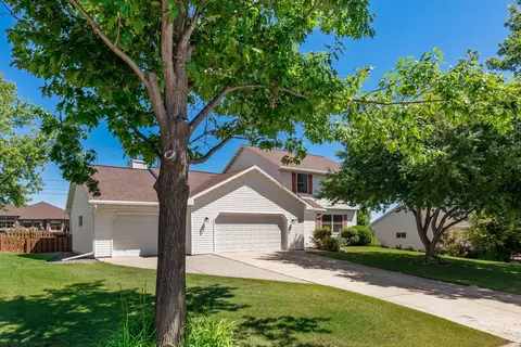 2810 Riveridge Ln, Green Bay, WI 54313