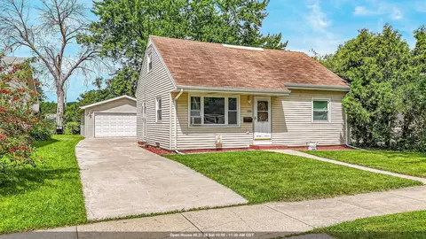 180 Denhardt Ave, Neenah, WI 54956