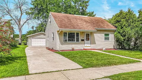 180 Denhardt Ave, Neenah, WI 54956
