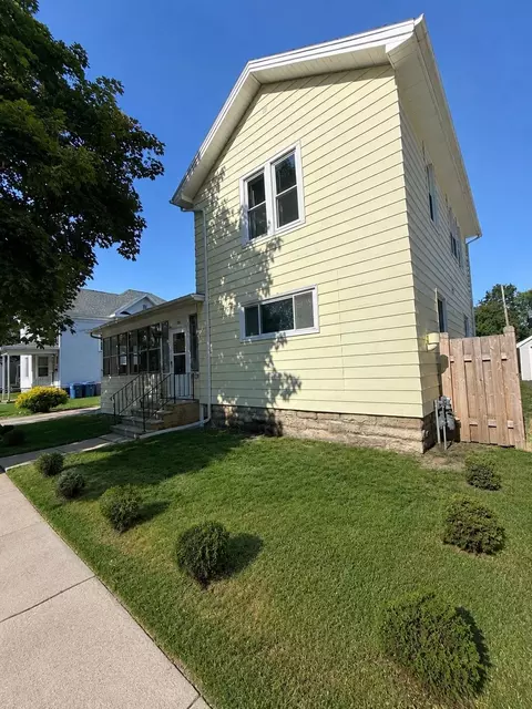 Exterior - 722 Wright St, Oshkosh, WI 54901 photo 8 of 8