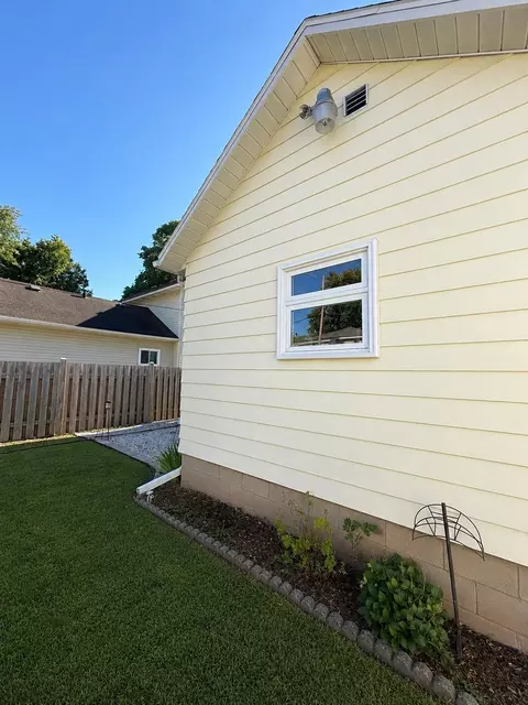 Exterior - 722 Wright St, Oshkosh, WI 54901 photo 7 of 8