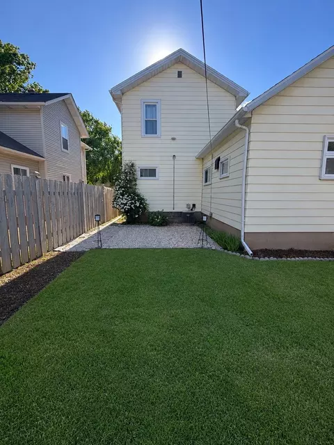 Exterior - 722 Wright St, Oshkosh, WI 54901 photo 2 of 8