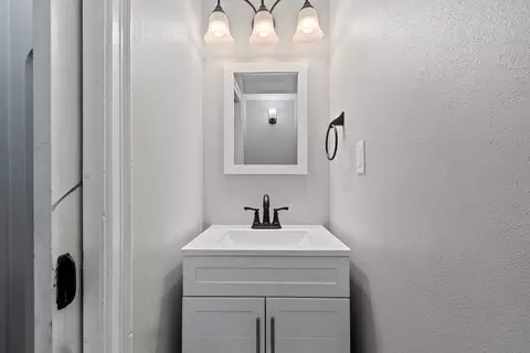 Bath - 308 E Glendale Ave, Appleton, WI 54911 photo 1 of 4